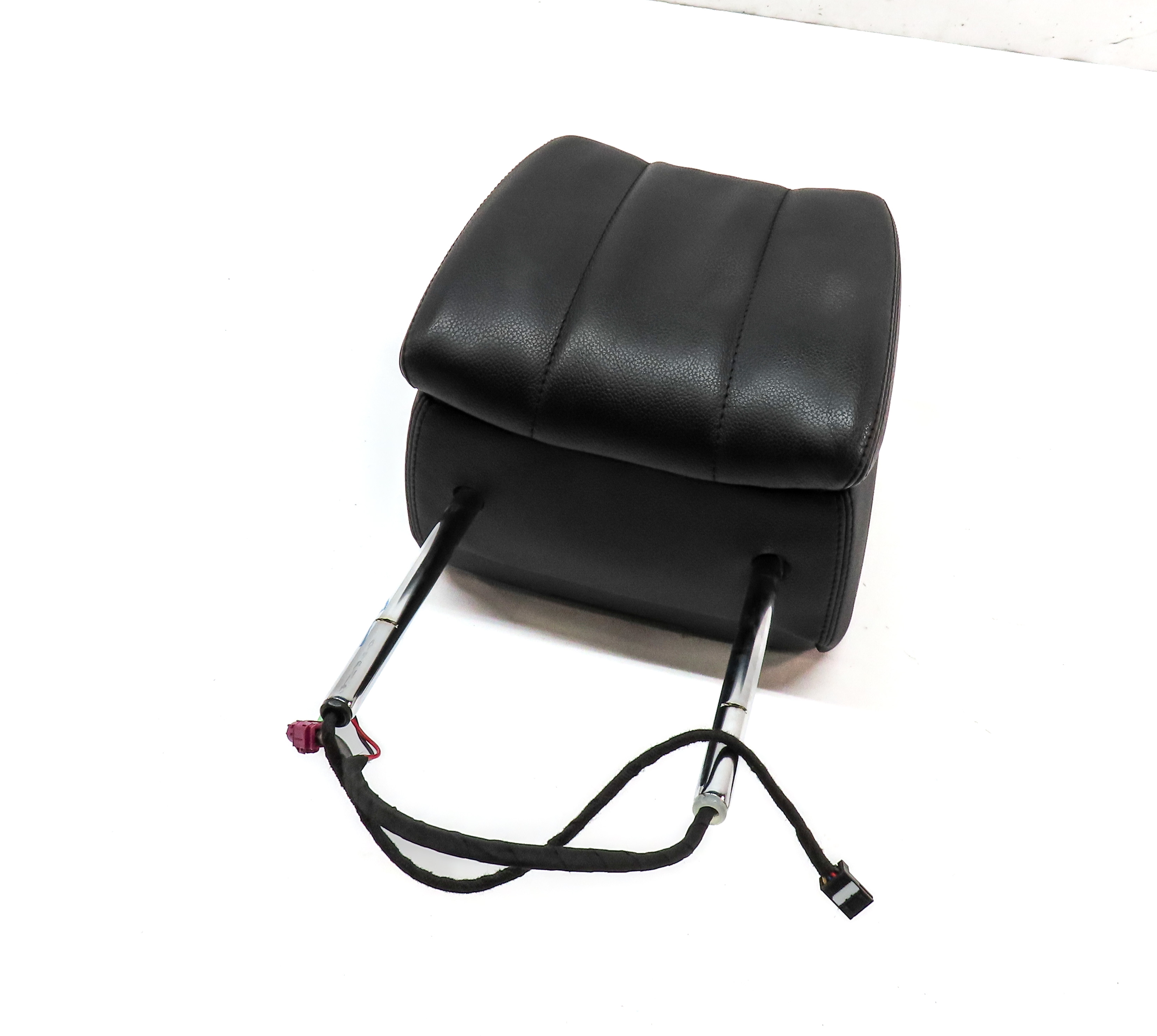 17-20 LAND ROVER DISCOVERY L462 FRONT LEFT OR RIGHT SEAT HEADREST w/DVD SCREEN — exact item pictured